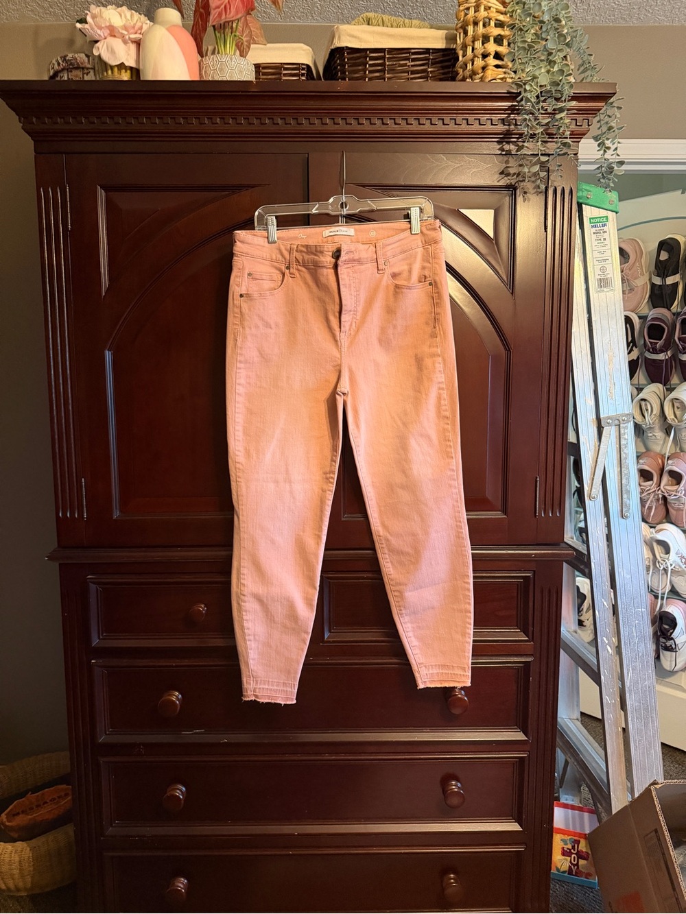 Realme Dusty Pink High-Rise Straight Jeans